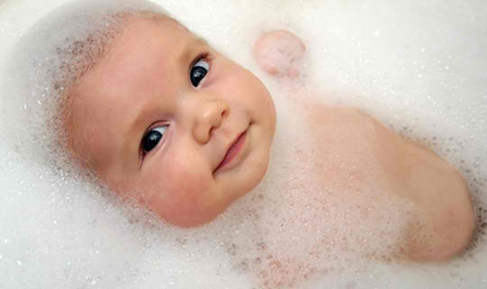 1516890951baby-bath-time-bubbles.jpg
