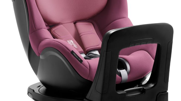 jedine-autosedacka-na-ceskem-trhu-ktere-lze-otacet-o360-stupnu-jsou-britax-roemer-dulafix-i-size-a-dualfix-m-isize_-kopie-728x409.jpg