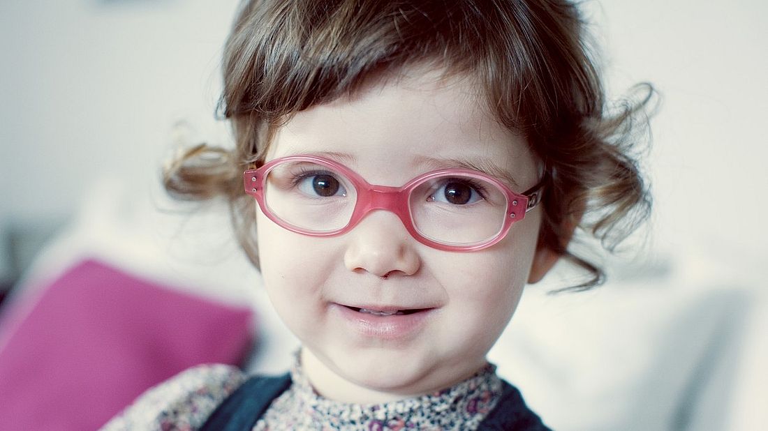 Holčička s brýlemi