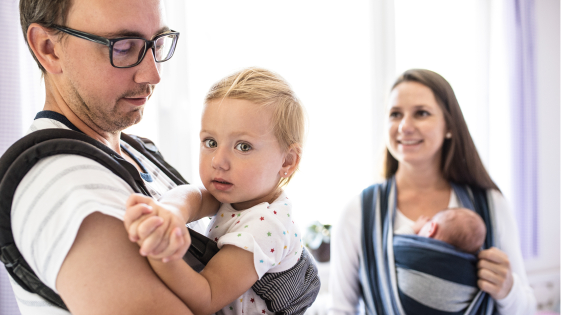 nositko_satek_sourozenci