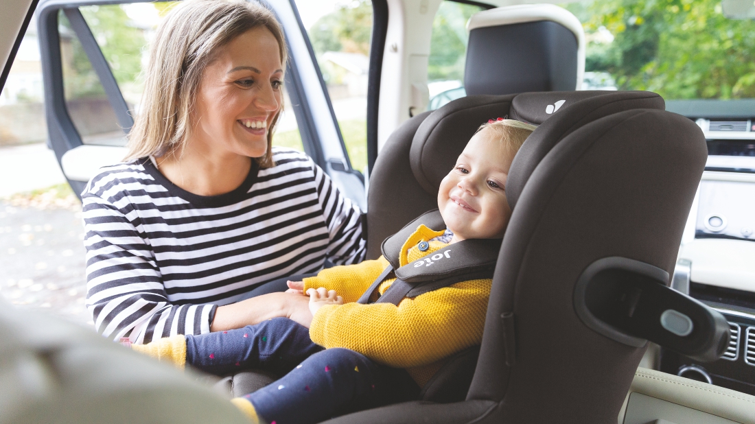 Téměř totožná jako sedačka Joie i-Spin 360, pouze s využitím výhradně proti směru jízdy, je také autosedačka Joie i-Spin Safe.