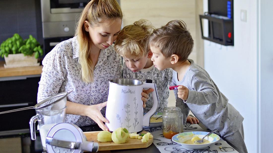 MioMat pod vánočním stromečkem potěší každou maminku. Je to kouzelný hrnečku vař.