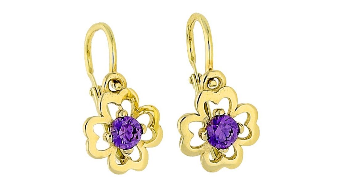 Jak vybrat první náušničky pro miminko?