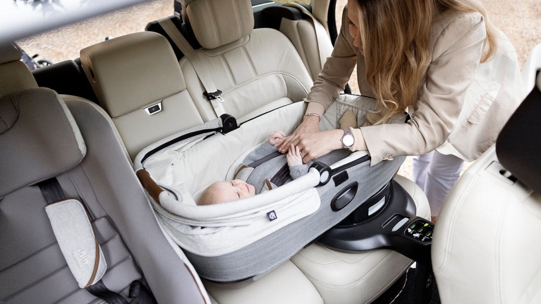 Jedna báze, několik autosedaček. Seznamte se s novým systémem značky JOIE, který poroste s vaším dítětem