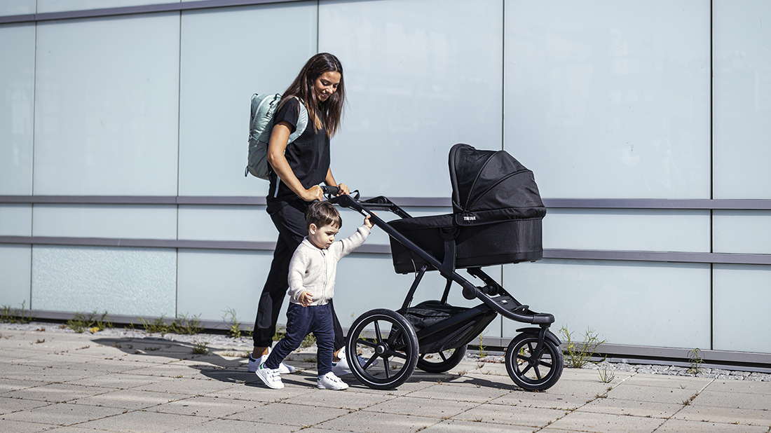 S miminkem zpět do kondice. Cvičení po porodu a co radí atletka Kristiina Mäki?