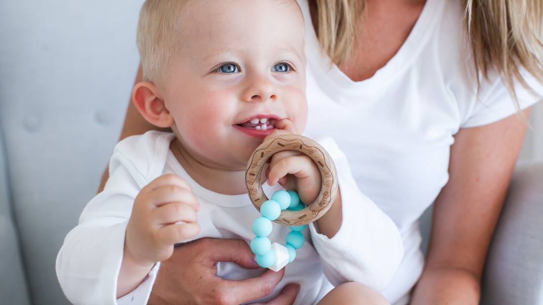 TIPY NA VÁNOČNÍ DÁRKY PRO NEJMENŠÍ MIMINKA, KOJENCE I NADCHÁZEJÍCÍ MAMINKY