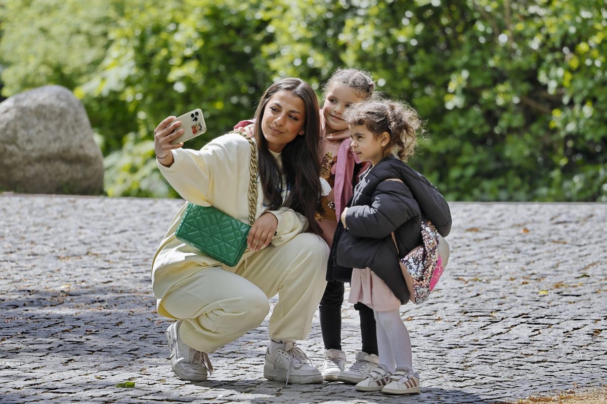 selfie-g5d47cf61c_1920