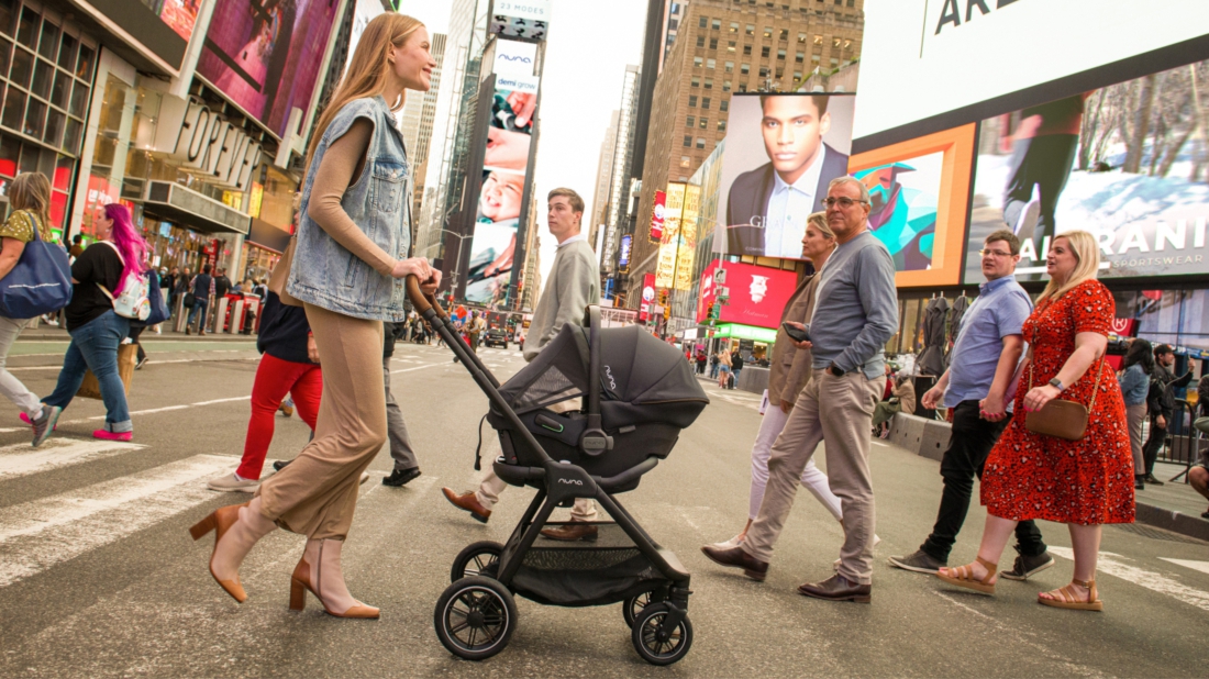 Revoluce v cestování s miminky. Nuna představuje první autosedačku se zabudovanými ISOFIX konektory