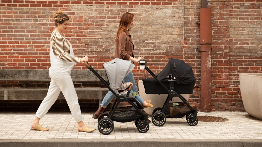 Užijte si luxusní vyjížďky s novým kočárkem Nuna. Malému cestovateli se z něj nebude chtít ven
