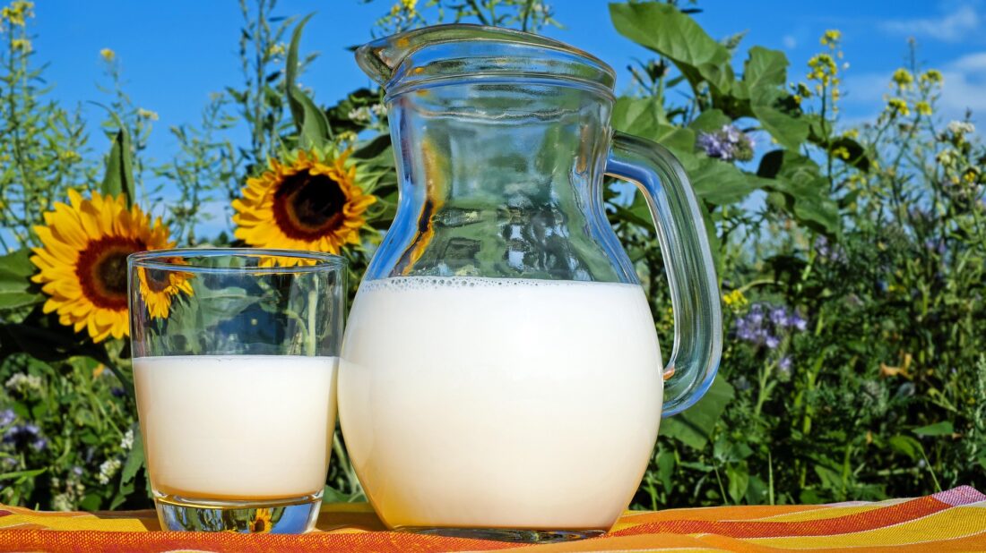 milk-2474993_1920-1100x618.jpg
