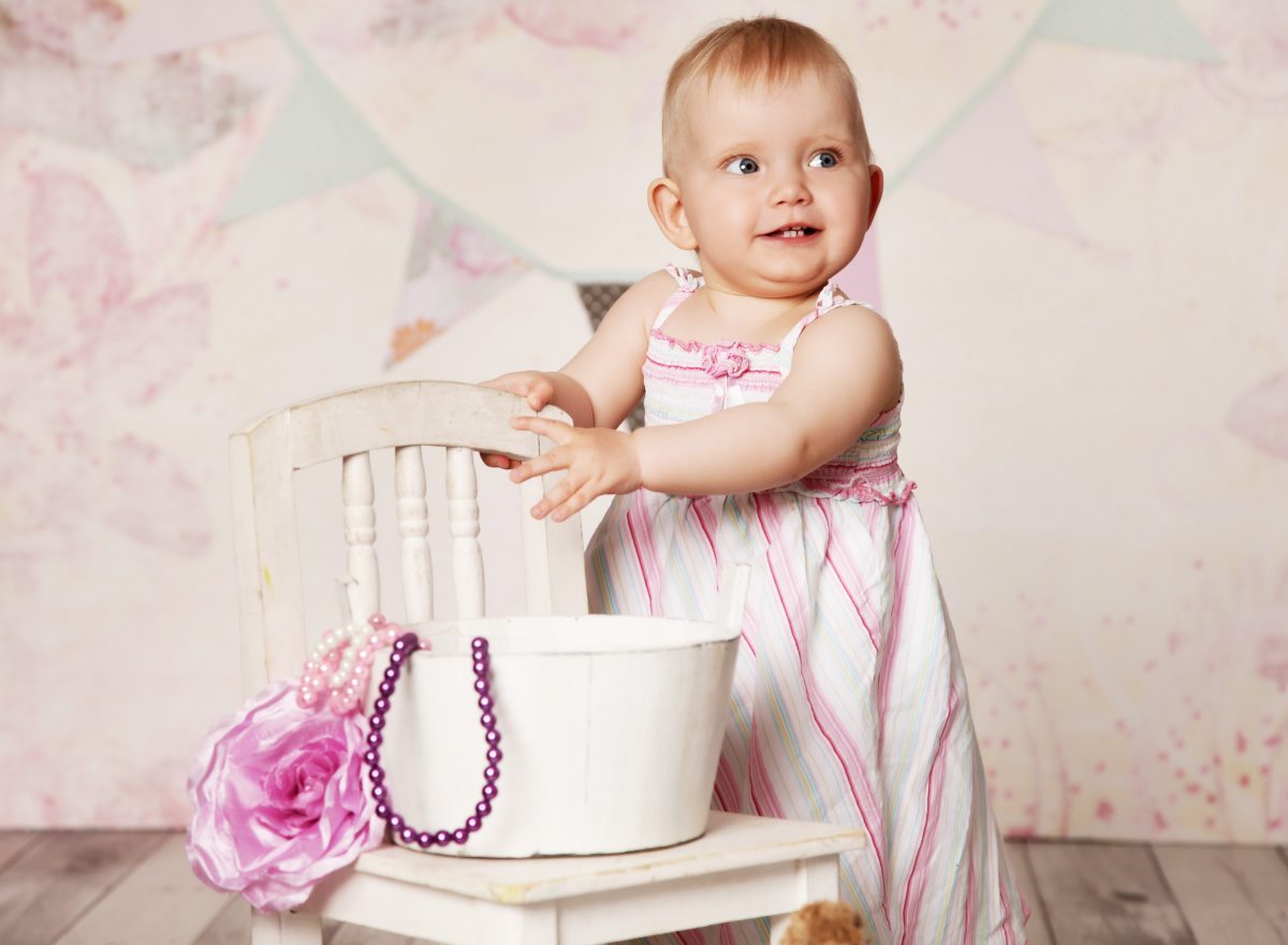 Fotografie (Roční dítě v bytě)