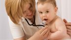 dite-miminko-doktorka-lekarka-prohlidka-stetoskop-istock_000010734057small-144x81.jpg